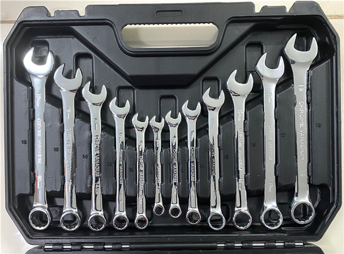 CAJA DADOS PUNTAS Y LLAVES 1/4 Y 1/2" 61PCS BALANZ - Imagen 3