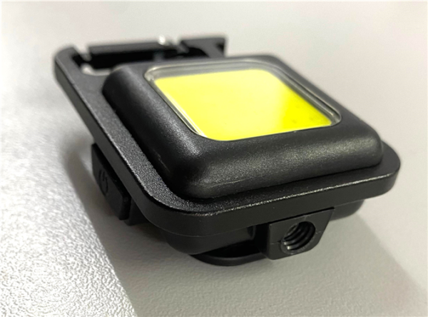 LINTERNA LED LLAVERO RECARG C/CABLE C/IMAN - Imagen 3